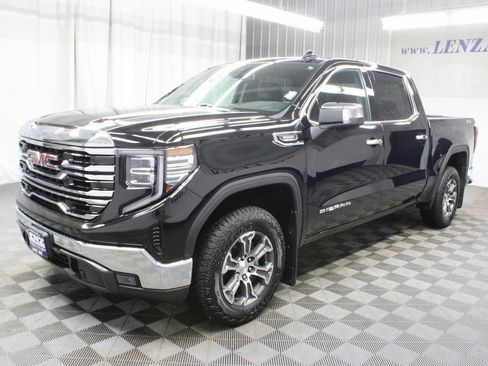Used 2024 GMC Sierra 1500 SLT w/ X31 Off-Road Package image 6