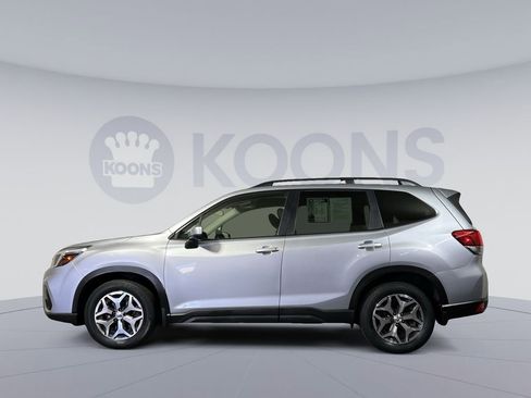 Used 2019 Subaru Forester Premium image 2