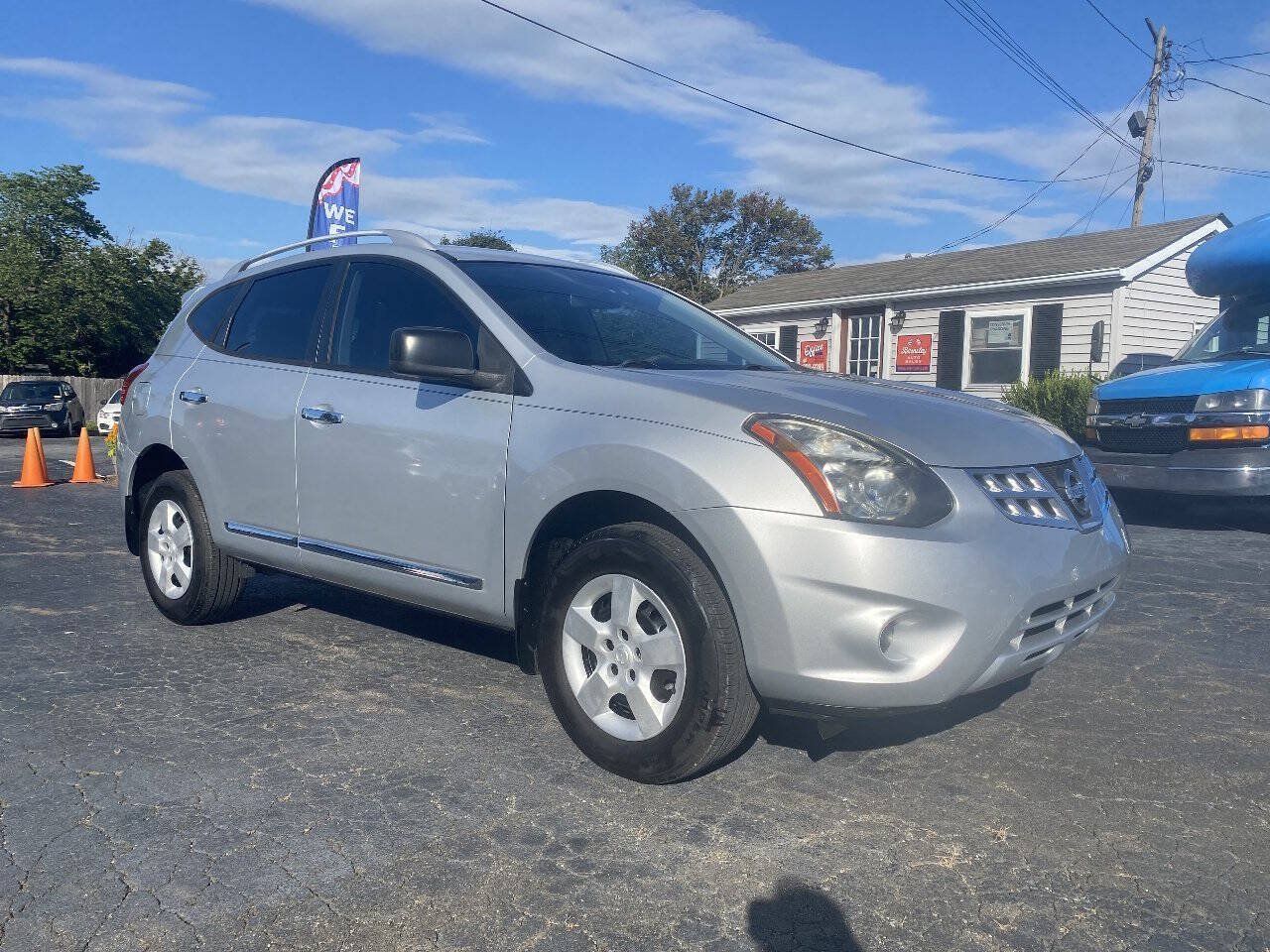Used 2015 Nissan Rogue S w/ Convenience Package FWD image 3
