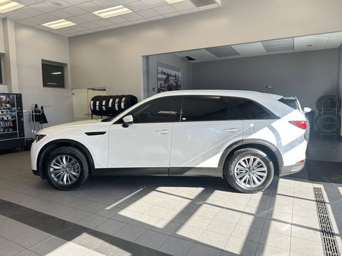 Certified 2024 MAZDA CX-90 3.3 Turbo w/ Preferred Plus image 3