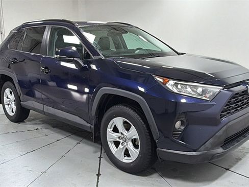 Used 2019 Toyota RAV4 XLE w/ Convenience Package image 3