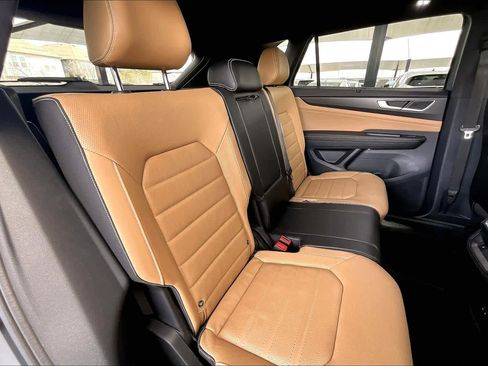 Used 2024 Volkswagen Atlas Cross Sport SEL R-Line image 20