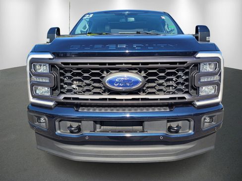 Used 2023 Ford F350 Lariat w/ Lariat Ultimate Package image 2