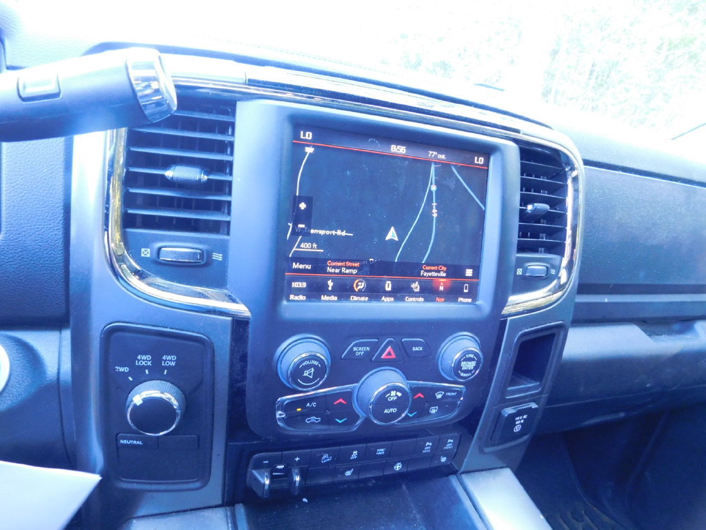 Used 2018 RAM 2500 Big Horn w/ Sport Appearance Group AWD/4WD image 10