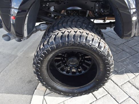 Used 2025 Ford F350 Lariat w/ FX4 Off-Road Package image 12