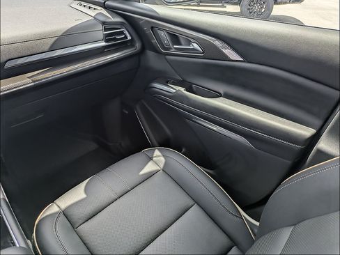 Used 2025 Chevrolet Traverse High Country w/ LPO, Floor Liner Package FWD image 15