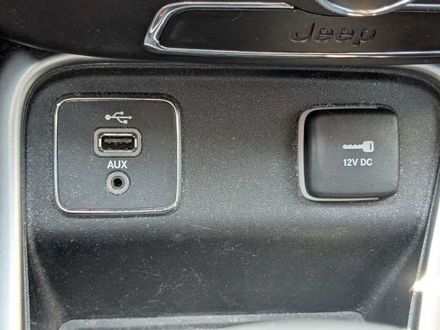 Used 2018 Jeep Compass Sport FWD image 22