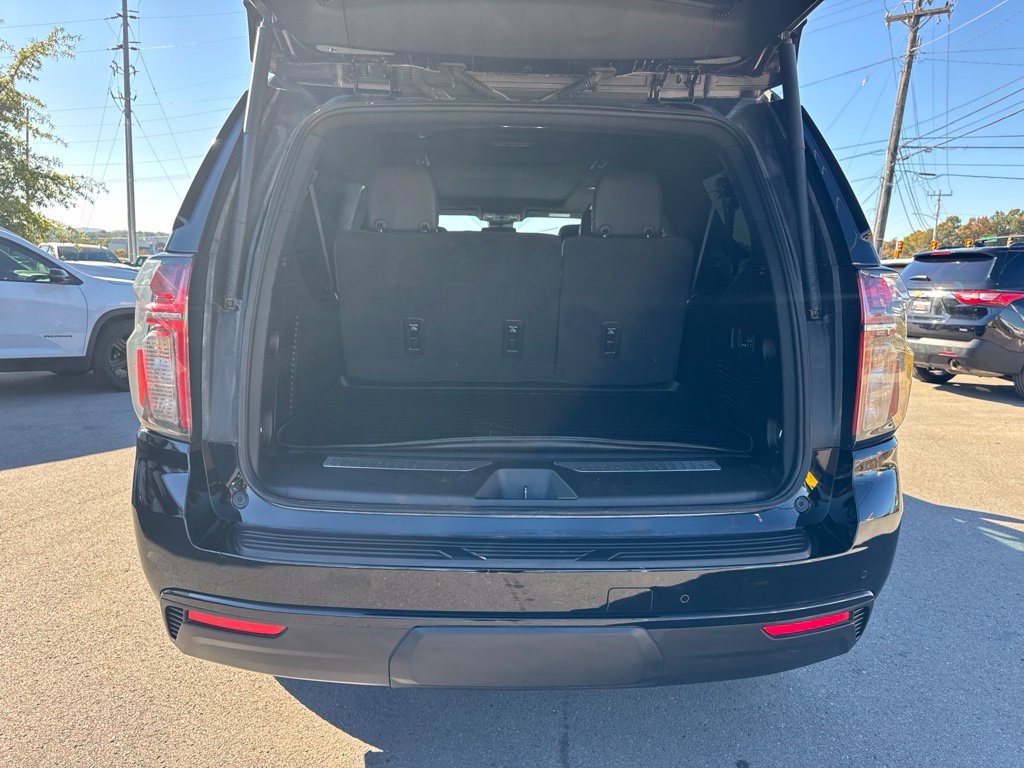 Used 2024 Chevrolet Suburban Z71 w/ Luxury Package AWD/4WD image 31