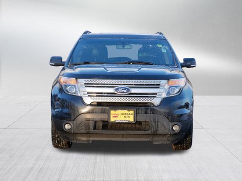 Used 2013 Ford Explorer XLT image 2