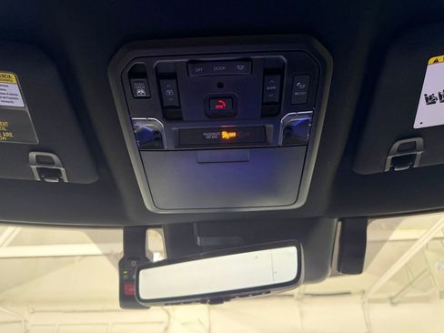 Used 2022 Toyota Tundra Platinum AWD/4WD image 18