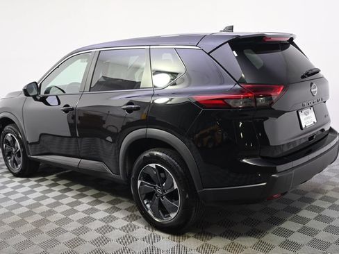 Used 2025 Nissan Rogue SV AWD/4WD image 3