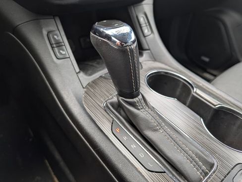 Used 2019 GMC Acadia SLT AWD/4WD image 21