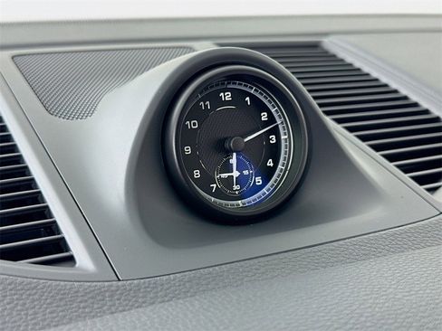 New 2026 Porsche Macan image 17