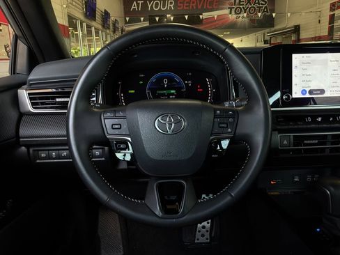 Used 2026 Toyota Camry SE FWD image 31