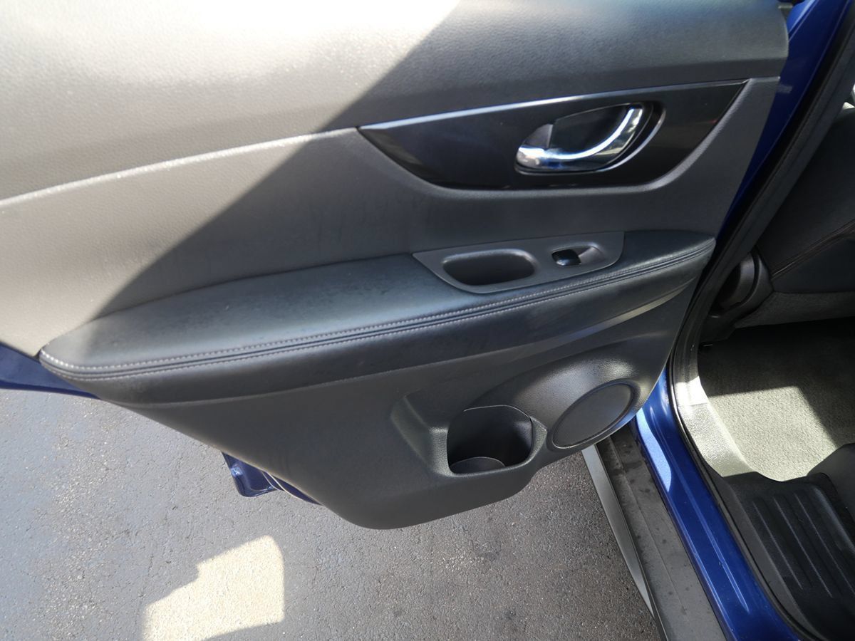 Used 2017 Nissan Rogue S AWD/4WD image 17