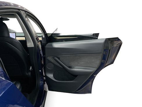 Certified 2023 Tesla Model Y Long Range AWD/4WD image 12