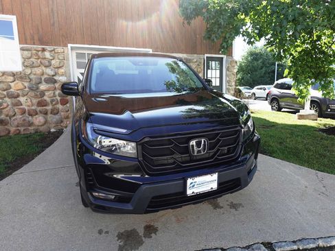 Used 2023 Honda Ridgeline Sport image 3