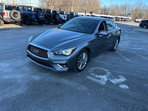 Used 2018 INFINITI Q50 Luxe w/ Essential Package (3.0T Luxe) image 3