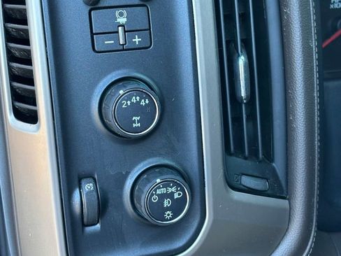Used 2017 GMC Sierra 2500 Denali w/ Duramax Plus Package AWD/4WD image 13