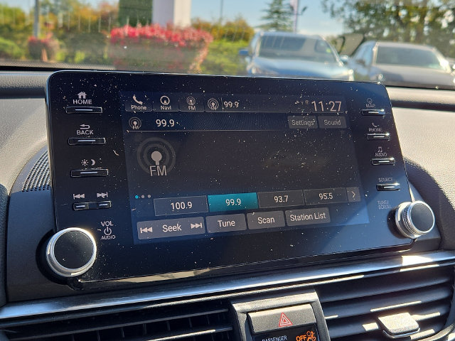 Used 2018 Honda Accord Touring image 17
