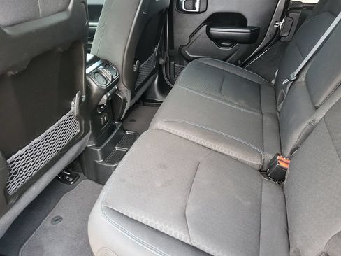 Used 2024 Jeep Wrangler Unlimited Rubicon 4xe AWD/4WD image 33