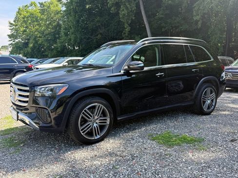 Used 2026 Mercedes-Benz GLS 450 4MATIC image 3