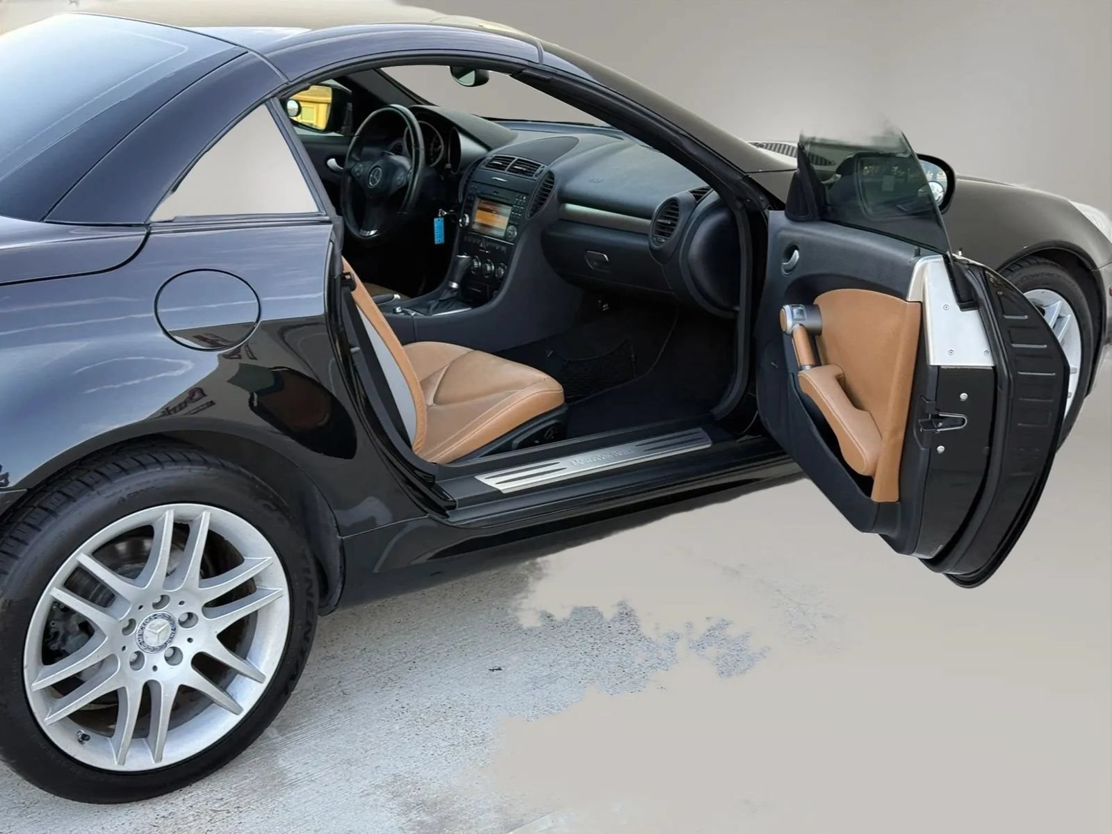 Used 2009 Mercedes-Benz SLK 300 image 18