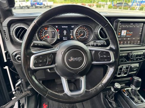 Used 2021 Jeep Wrangler Unlimited Sahara w/ Uconnect 4C Nav & Sound Group AWD/4WD image 16