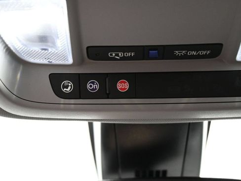 Used 2024 Chevrolet Blazer LT w/ Midnight/Sport Edition FWD image 17