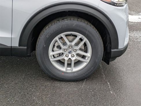 New 2026 Ford Explorer Active image 23