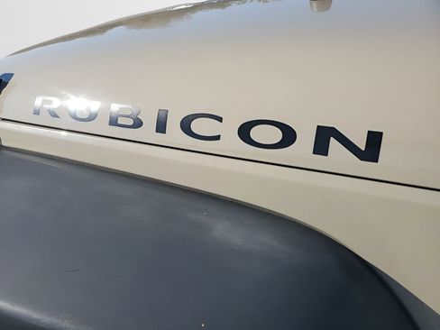 Used 2017 Jeep Wrangler Unlimited Rubicon w/ Dual Top Group image 37