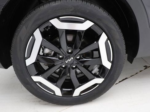 Used 2025 Kia Telluride S image 9