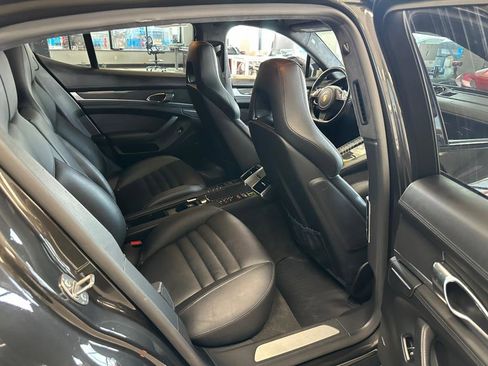 Used 2016 Porsche Panamera GTS image 28