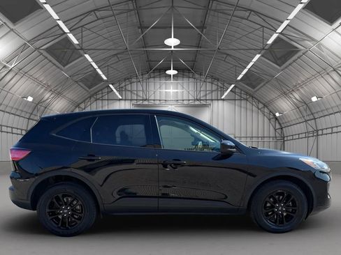 Used 2020 Ford Escape SE Sport image 3