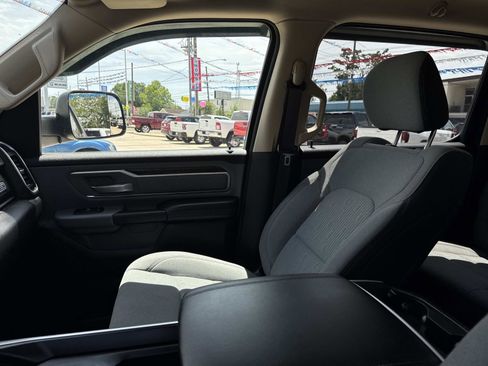Used 2019 RAM 1500 Big Horn RWD image 15