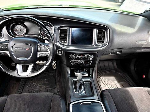 Used 2017 Dodge Charger R/T Scat Pack w/ Technology Group RWD image 22