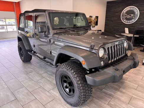 Used 2017 Jeep Wrangler Unlimited Sport w/ Quick Order Package 24S AWD/4WD image 6