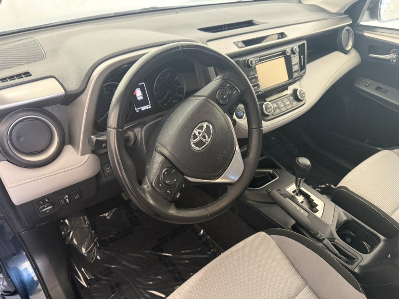 Used 2018 Toyota RAV4 XLE w/ Plus Extra Value Package AWD/4WD image 17