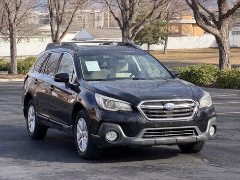 Used 2018 Subaru Outback 2.5i Premium AWD/4WD image 2