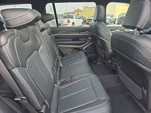 Certified 2022 Jeep Grand Cherokee L Overland image 13