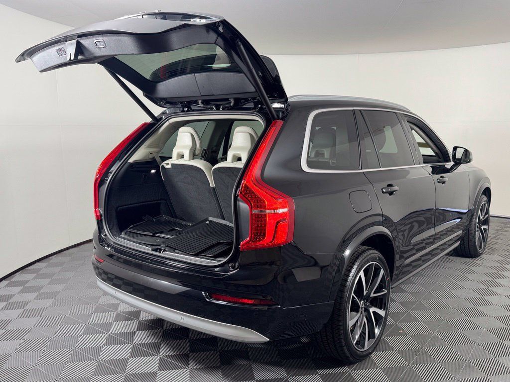 Used 2022 Volvo XC90 T6 Momentum w/ Advanced Package AWD/4WD image 8