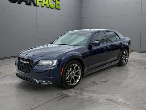 Used 2016 Chrysler 300 S RWD image 5