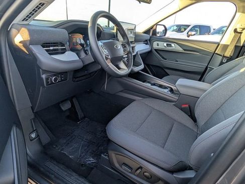 New 2026 Ford Explorer Active RWD image 7
