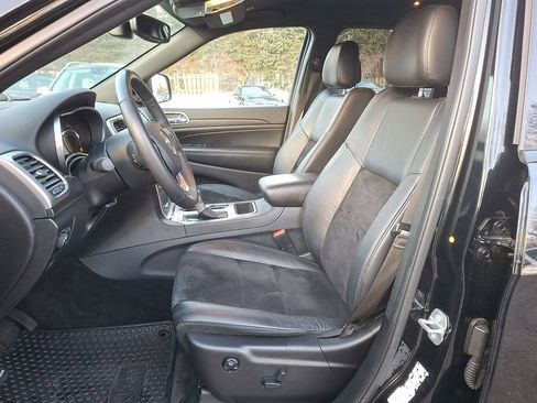 Used 2018 Jeep Grand Cherokee Altitude image 10