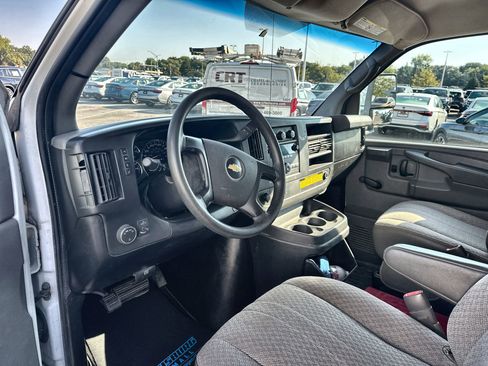 Used 2012 Chevrolet Express 3500 image 10