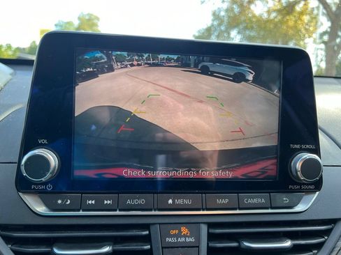 Used 2019 Nissan Altima 2.5 SL FWD image 22
