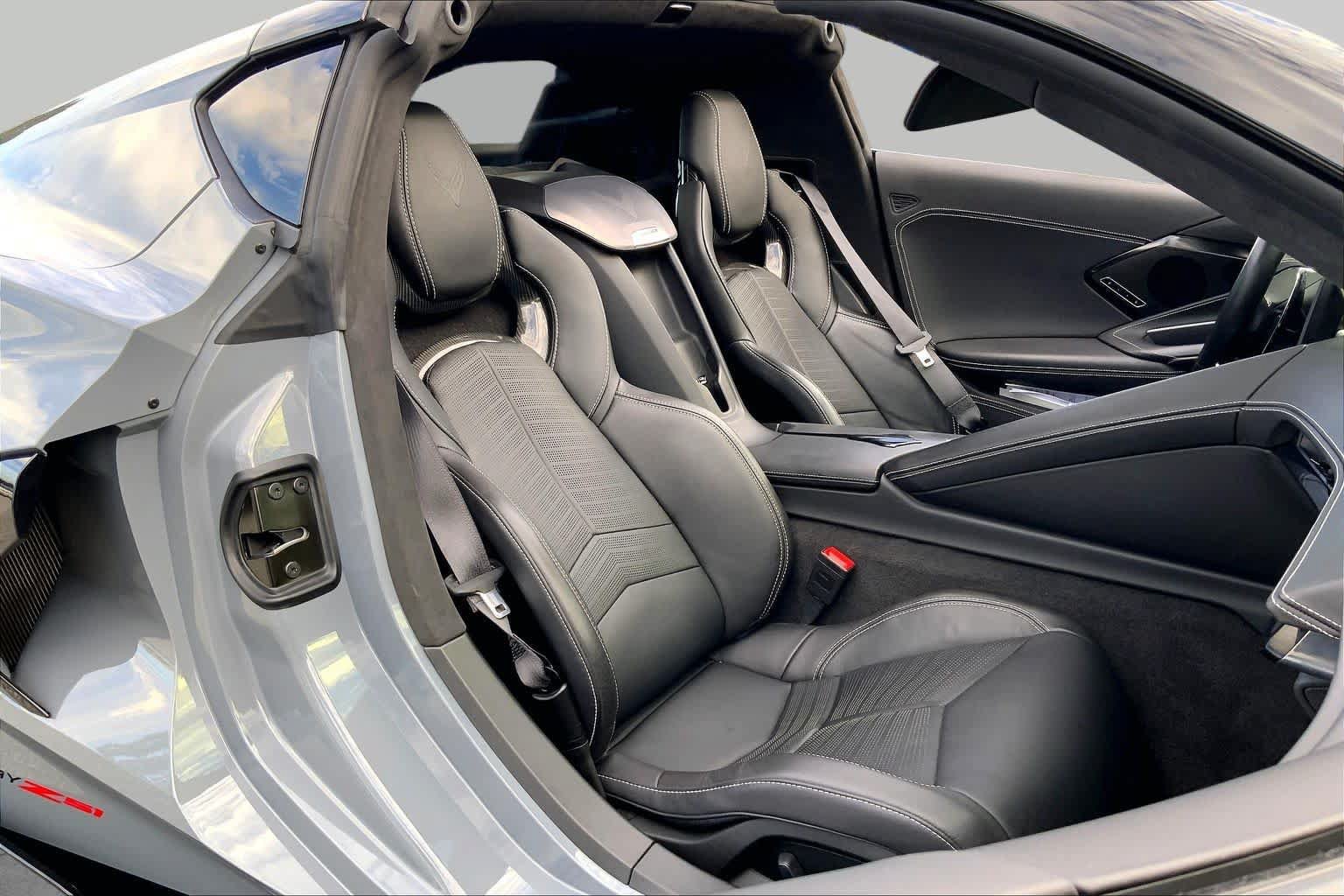 Used 2024 Chevrolet Corvette Stingray Premium Cpe w/ Z51 Performance Package RWD image 9