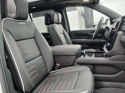 New 2026 GMC Yukon AT4 Ultimate AWD/4WD image 17