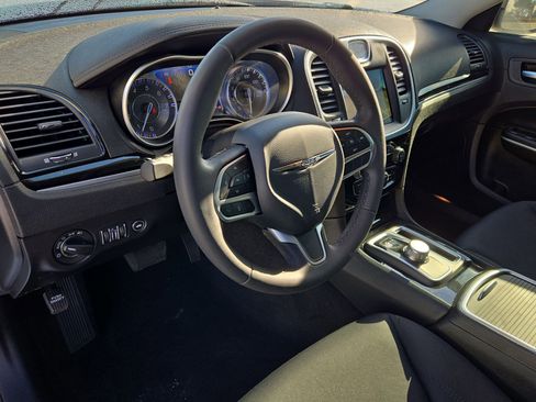 Used 2023 Chrysler 300 Touring w/ Sport Appearance Package image 13