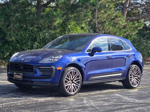 Certified 2025 Porsche Macan image 39